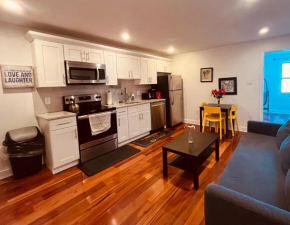 Modern Cozy Unit Near Geno's & Pat's